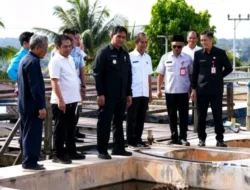 Pastikan Kualitas Air Bersih Layak Konsumsi, Bupati Barito Utara Lakukan Sidak ke PDAM Muara Teweh 