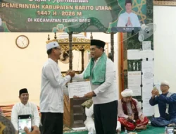 Bupati Barito Utara Serahkan Bantuan Hibah untuk Pengembangan Masjid Akhmad Bakrie